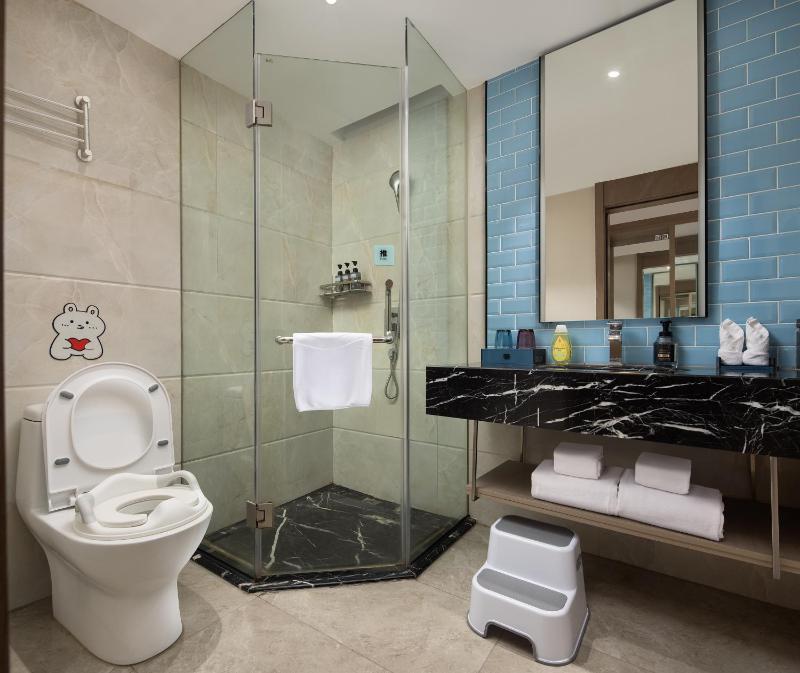 Anya Hotel -Next to Jiefang West Bar Street 2 minutes to the subway station free coffee free laundry free gym huge windows - image 19