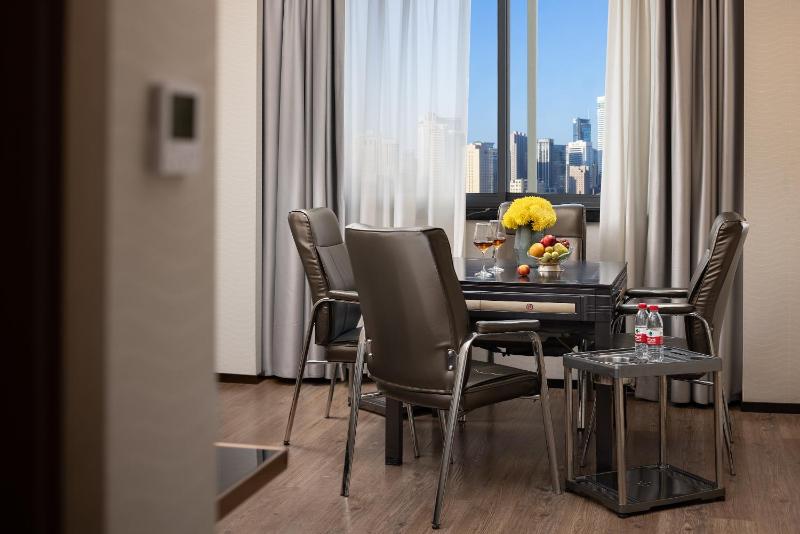 Anya Hotel -Next to Jiefang West Bar Street 2 minutes to the subway station free coffee free laundry free gym huge windows - image 24