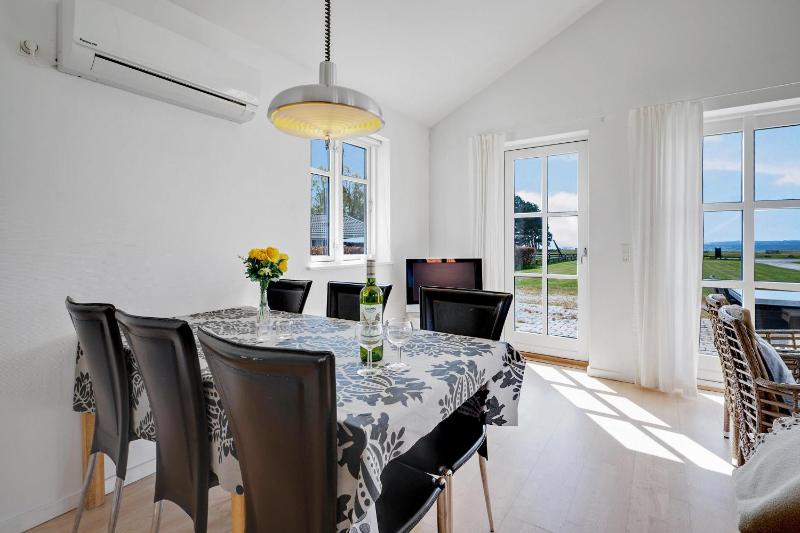 Amazing Home In Ebeltoft With 3 Bedrooms And Wifi - image 10