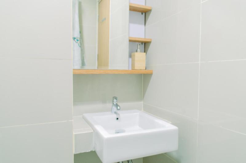 Cozy Stay Studio Apartment at B Residence near AEON Mall By Travelio - image 3