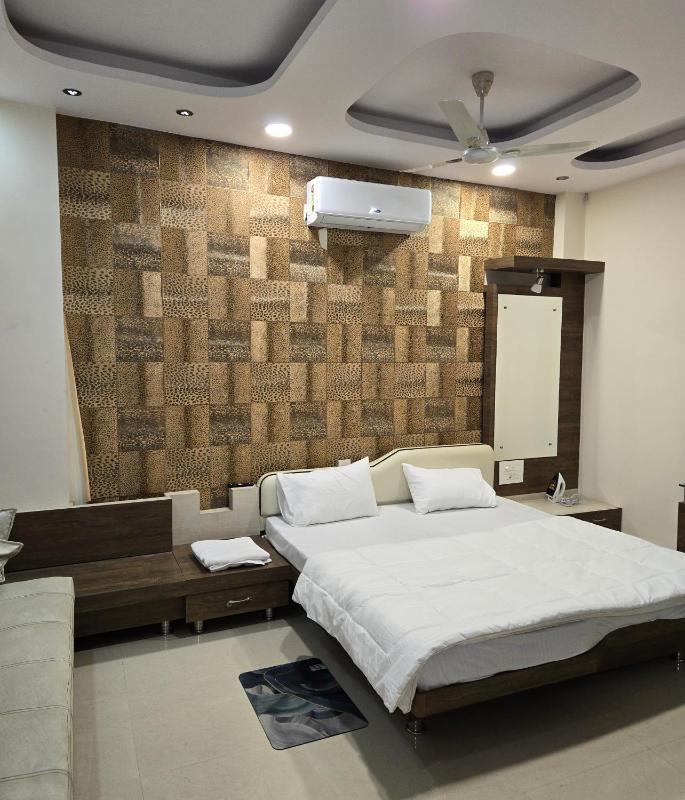 Satyabhama HomeStay-Ruby- Luxury one RK appartment - image 8