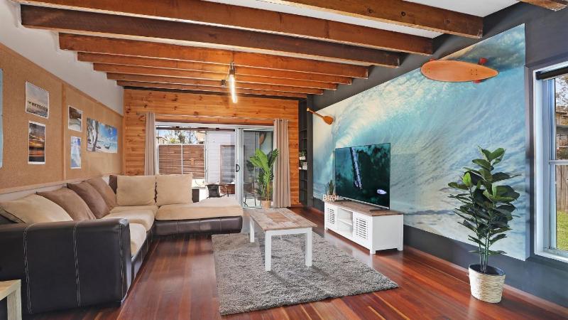 Coastal Bungalow - image 7