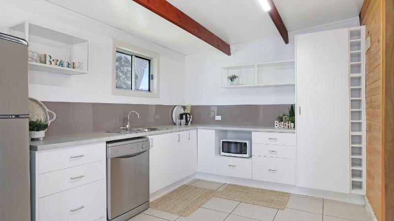 Coastal Bungalow - image 9