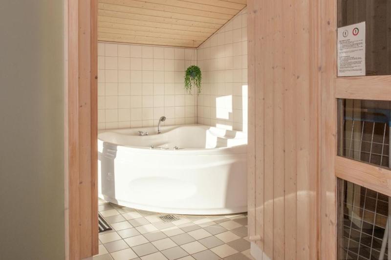 Stunning Home In Ebeltoft With 2 Bedrooms - image 18