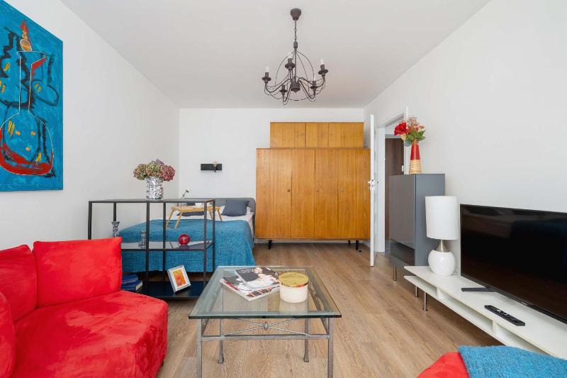 Colorful Studio near the Spodek Arena in Katowice by Noclegi Renters - image 10