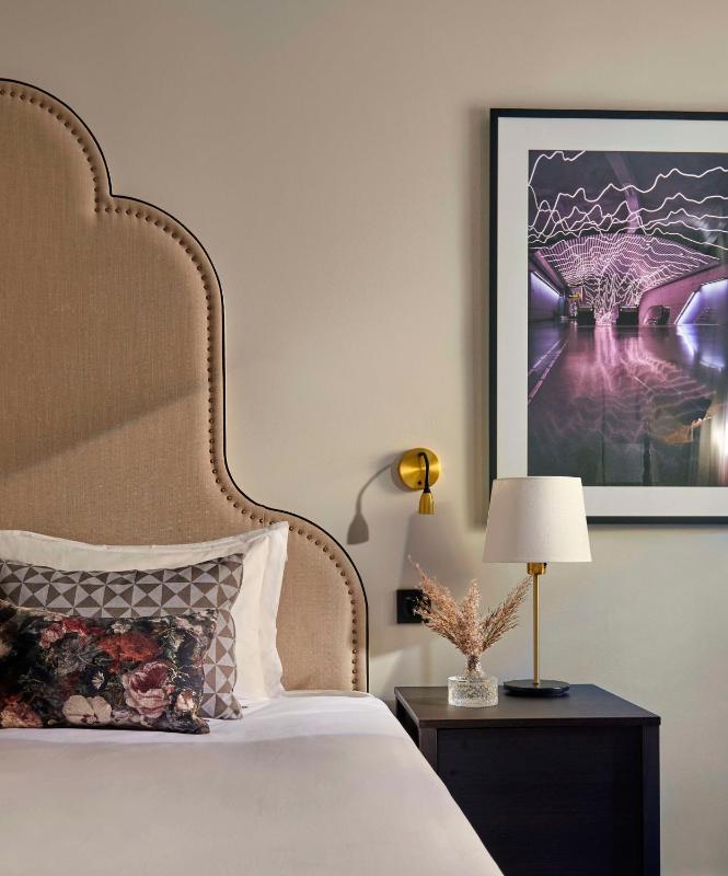 King Room image 4