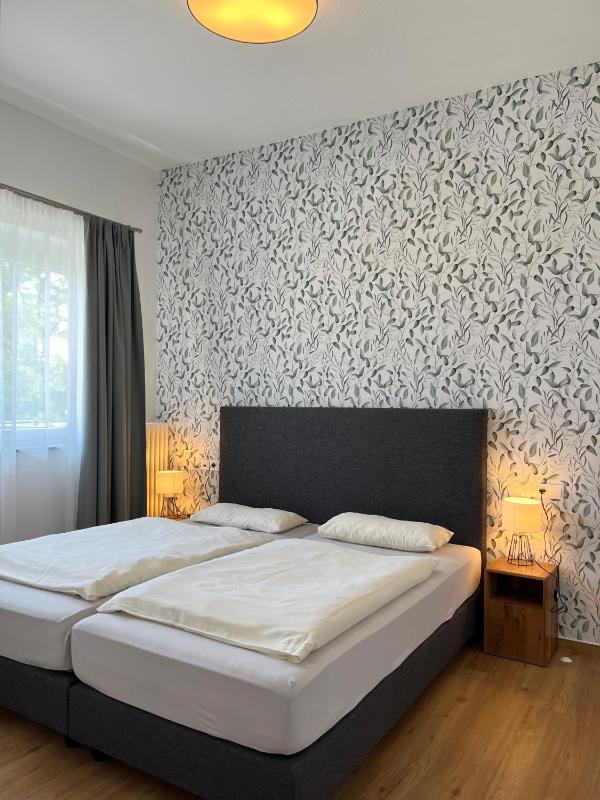 Standard Suite image 1