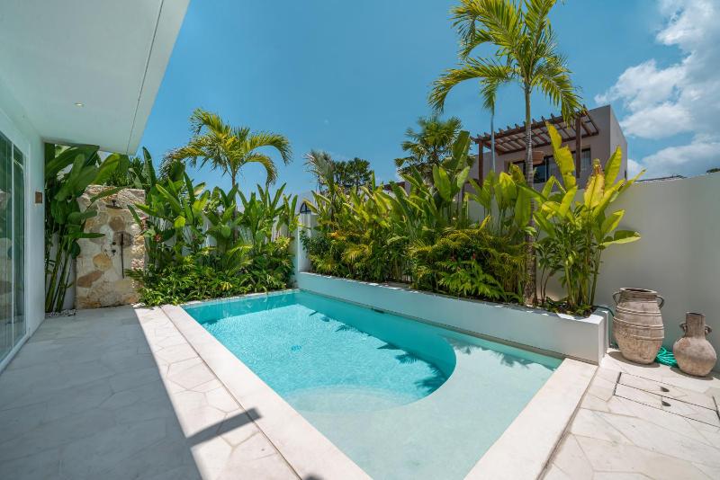 Villa Anassa - 2BR Chic Mediterranean Canggu Escape - image 10