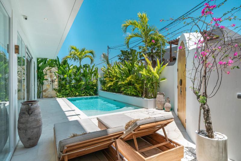 Villa Anassa - 2BR Chic Mediterranean Canggu Escape - image 7