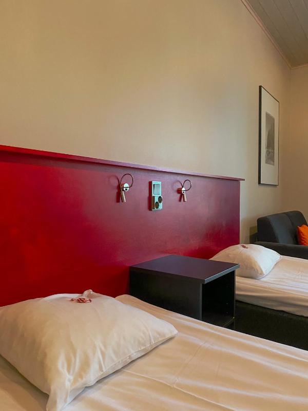 Double Room image 1