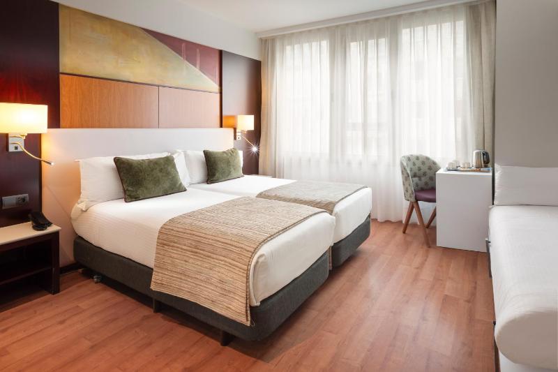 Premium Triple Room image 1