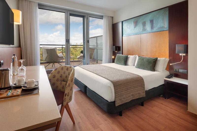 Premium Double or Twin Room with Terrace image 1