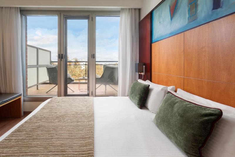 Premium Double or Twin Room with Terrace image 4