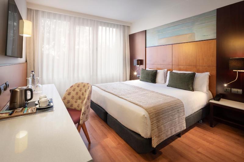 Premium Double or Twin Room image 1