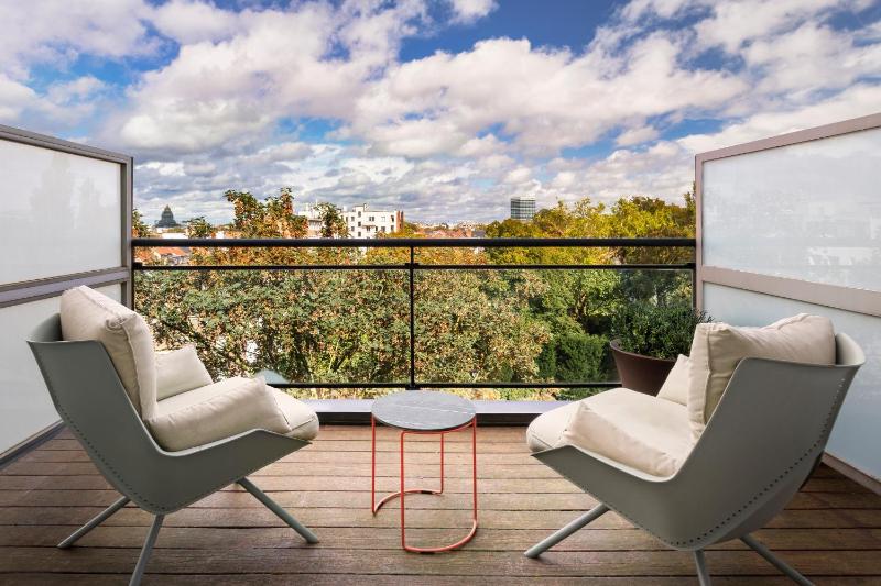 Premium Double or Twin Room with Terrace image 3