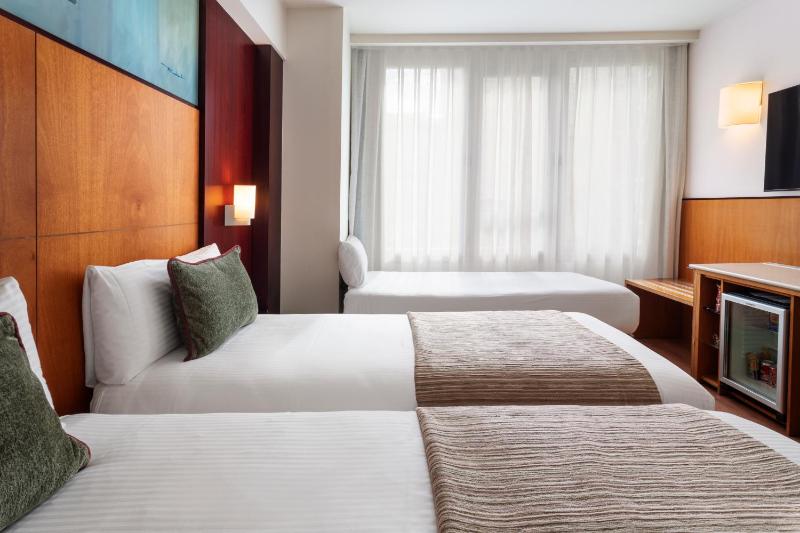 Standard Triple Room image 3