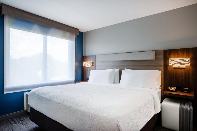 King Room - Mobility Access/Hearing Accessible image 4