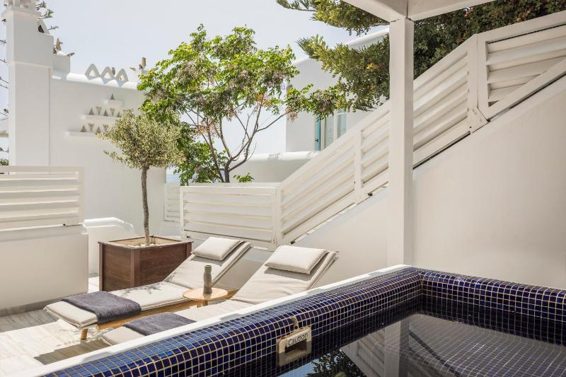 2- Bedroom Deluxe Room with Plunge Pool image 3