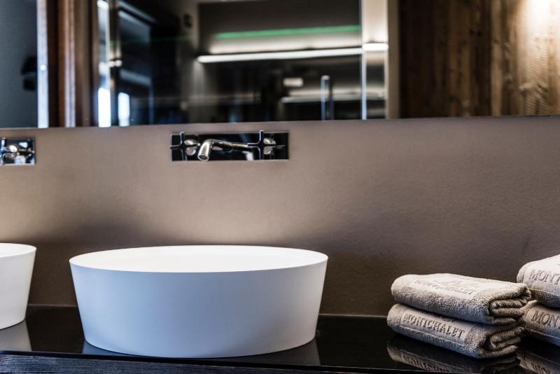 Standard Suite image 1