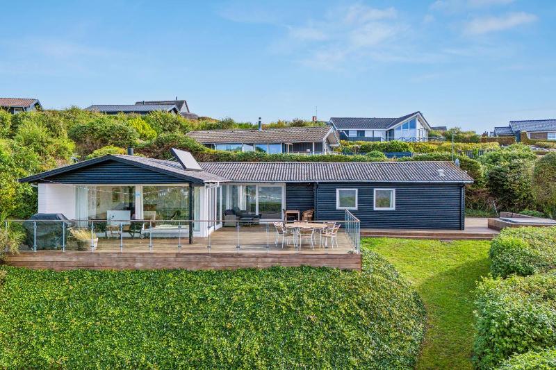 Stunning Home In Ebeltoft With 3 Bedrooms And Internet - image 1