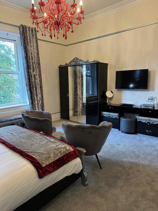 Derby Manor - image 10