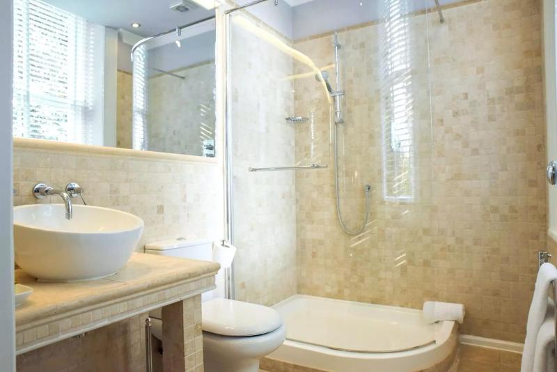 Luxury Executive Room image 2