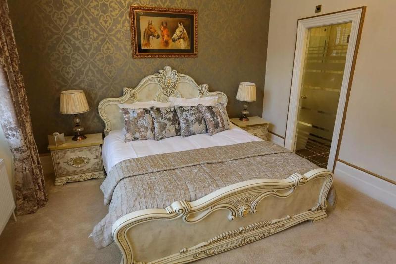 Derby Manor - image 50