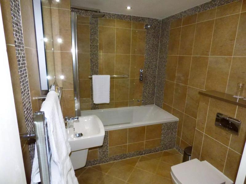 Derby Manor - image 49