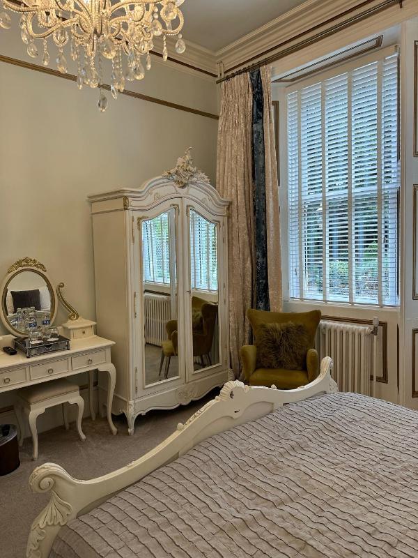 Derby Manor - image 44