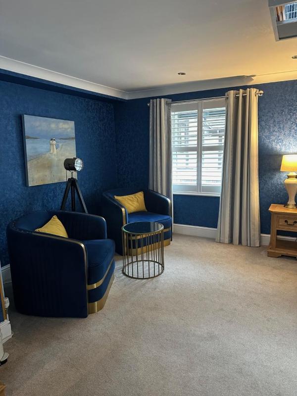 Derby Manor - image 33
