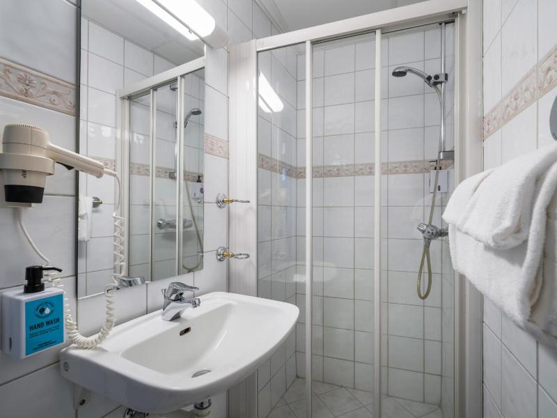 Standard Room image 2
