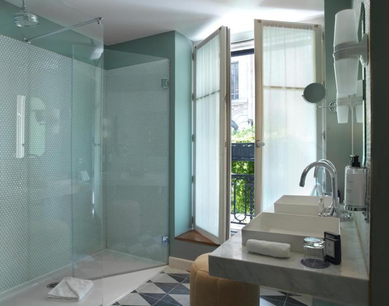 Superior Room image 4