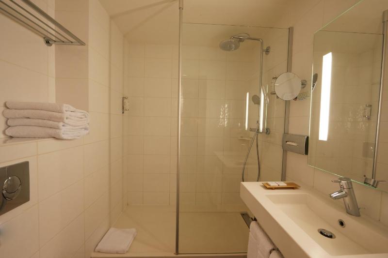 Deluxe Room image 2