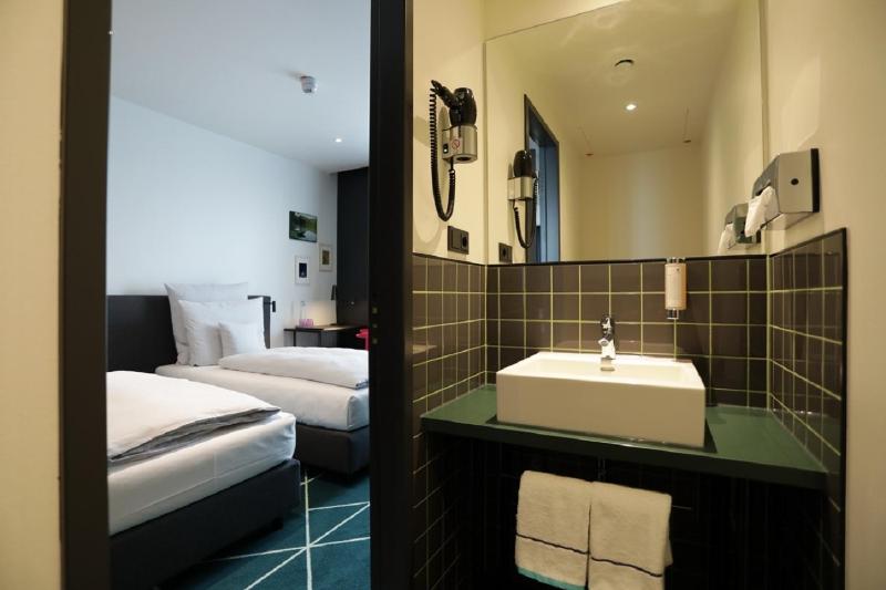 King Room image 4