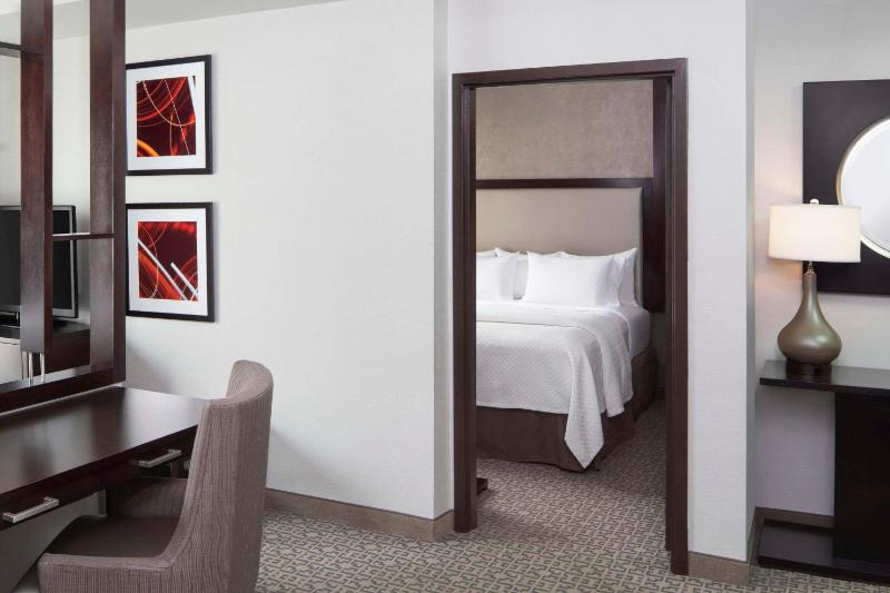 King Suite with Two King Beds - Non-Smoking image 4