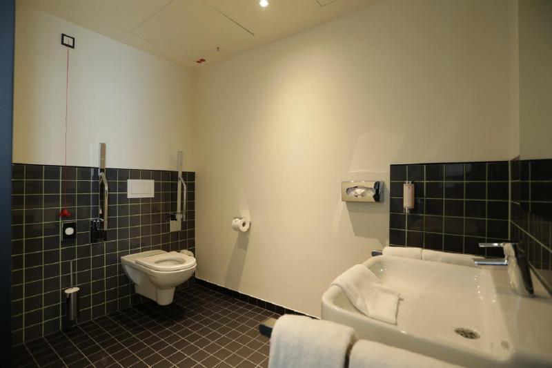 Double Room - Disability Access image 4