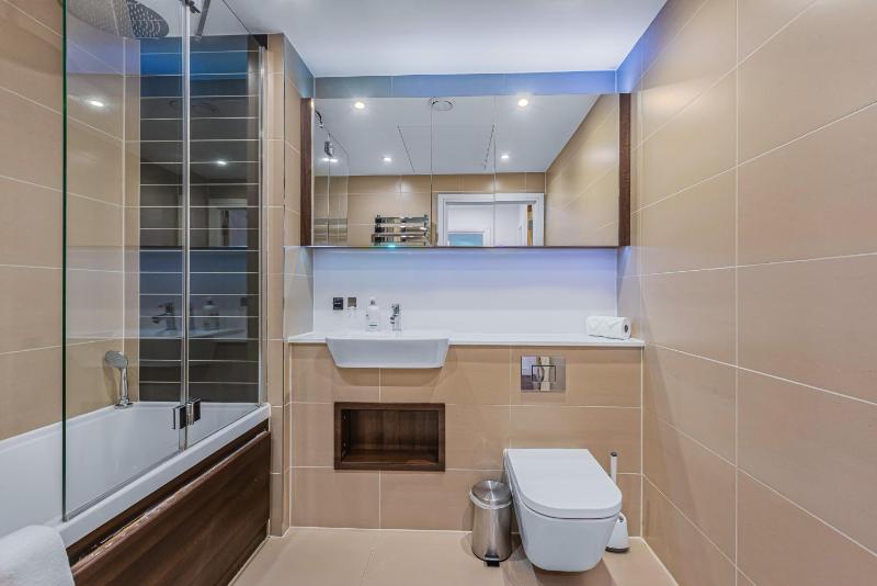 One-Bedroom Apartment image 3