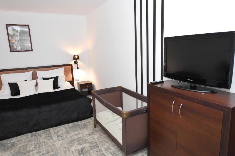 Quadruple Room image 3