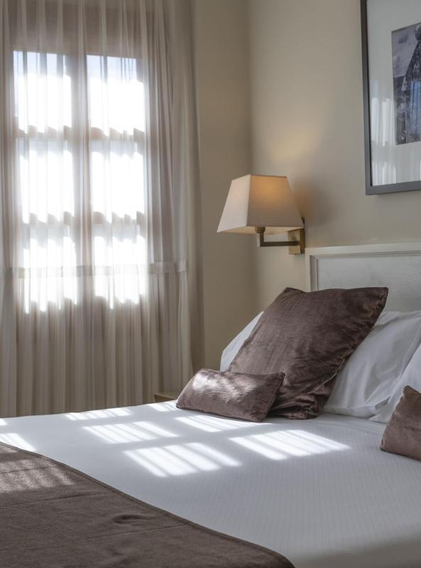 Classic Double Room image 1