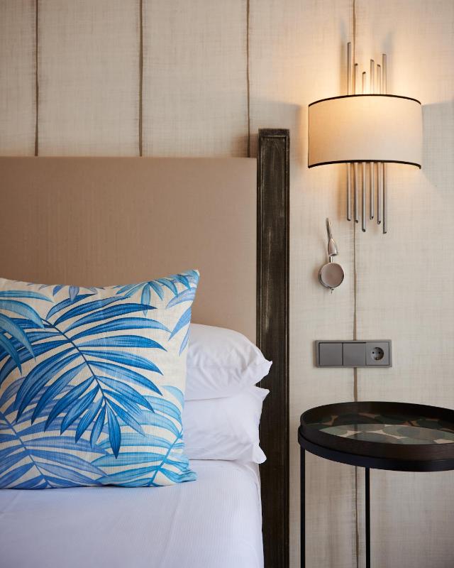 Twin Room image 3