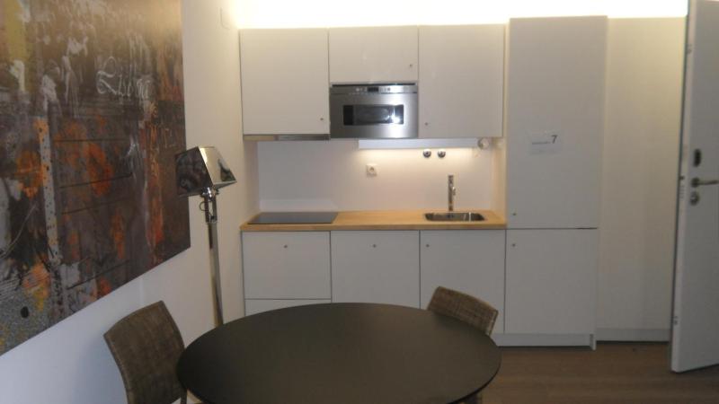 One-Bedroom Apartment image 2