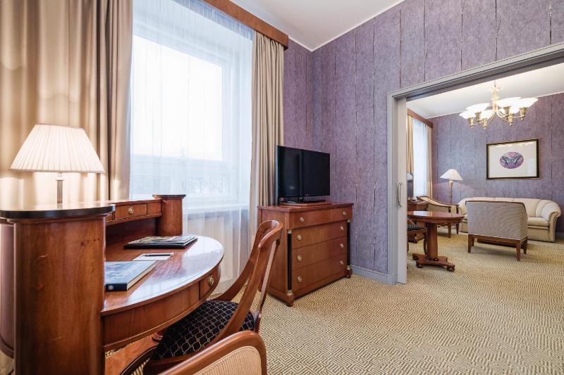 Presidential Suite image 3