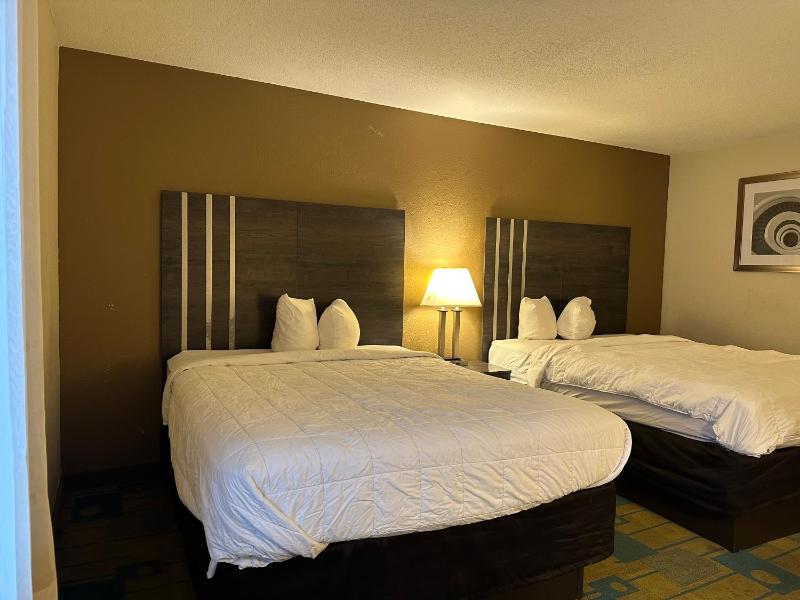 Deluxe Queen Room with Two Queen Beds image 1