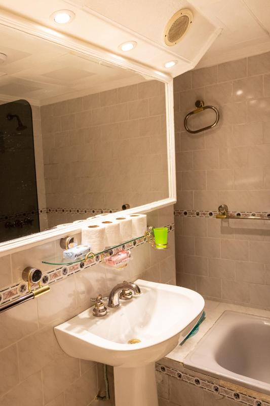 Casa con pileta exclusiva a 3 cuadras de la costanera Villa Carlos Paz IG alquilervillacarlospaz - image 25