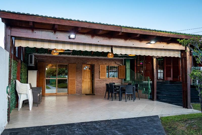 Casa con pileta exclusiva a 3 cuadras de la costanera Villa Carlos Paz IG alquilervillacarlospaz - image 7