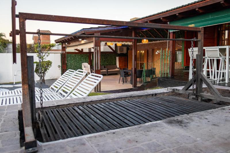 Casa con pileta exclusiva a 3 cuadras de la costanera Villa Carlos Paz IG alquilervillacarlospaz - image 12