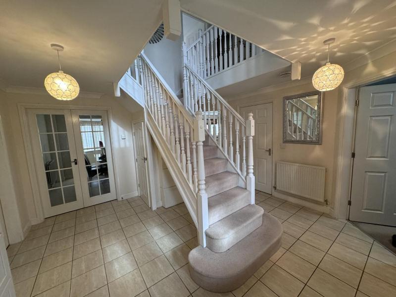 Modern Detached Home - Warwick Uni - Parking - image 10