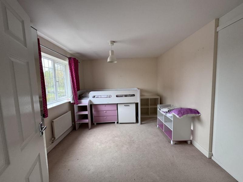 Modern Detached Home - Warwick Uni - Parking - image 11