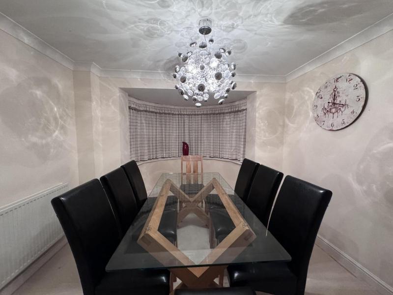 Modern Detached Home - Warwick Uni - Parking - image 22