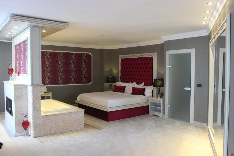 Deluxe Junior Suite image 3